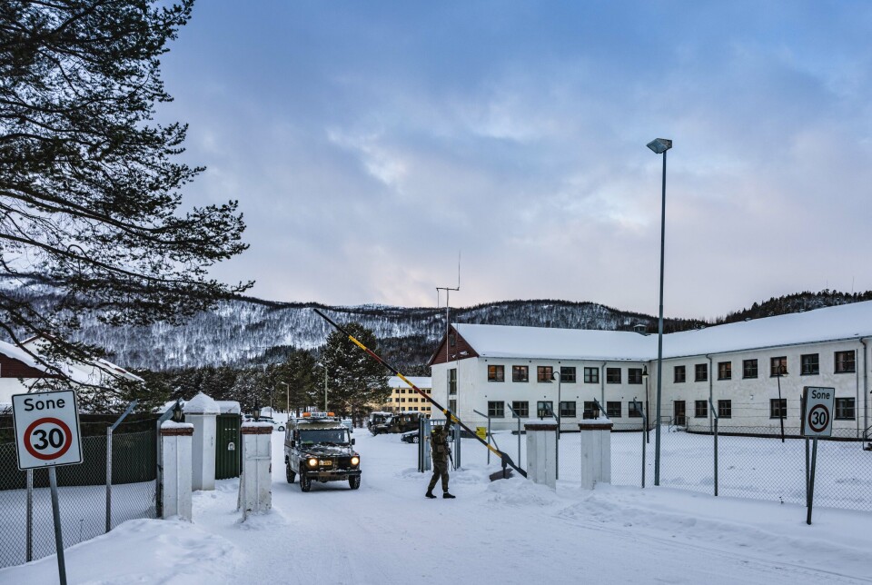 TOMT: Mange av kasernene på Skjold leir har ikke hatt tilgang på tørkepapir og såpe, problemet har vart siden januar.