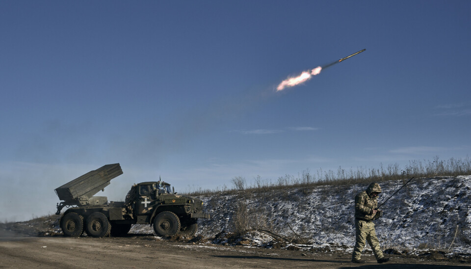 SOLEDAR: En Grad rakettkaster skyter raketter på russiske stillinger langs frontlinjen i nærheten av byen Soledar, 11. januar 2023.