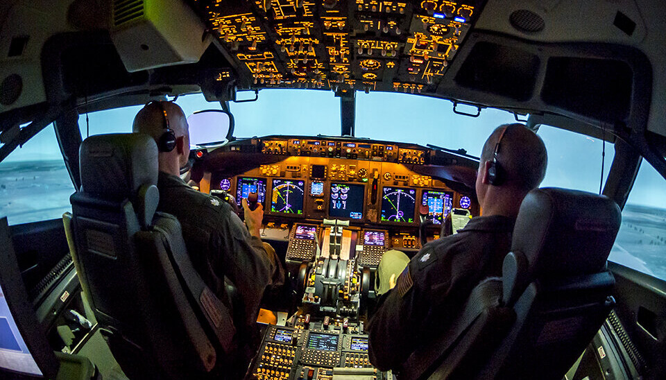 Cockpit i en P-8 på Cecil Field i Jacksonville, Florida. 2015.