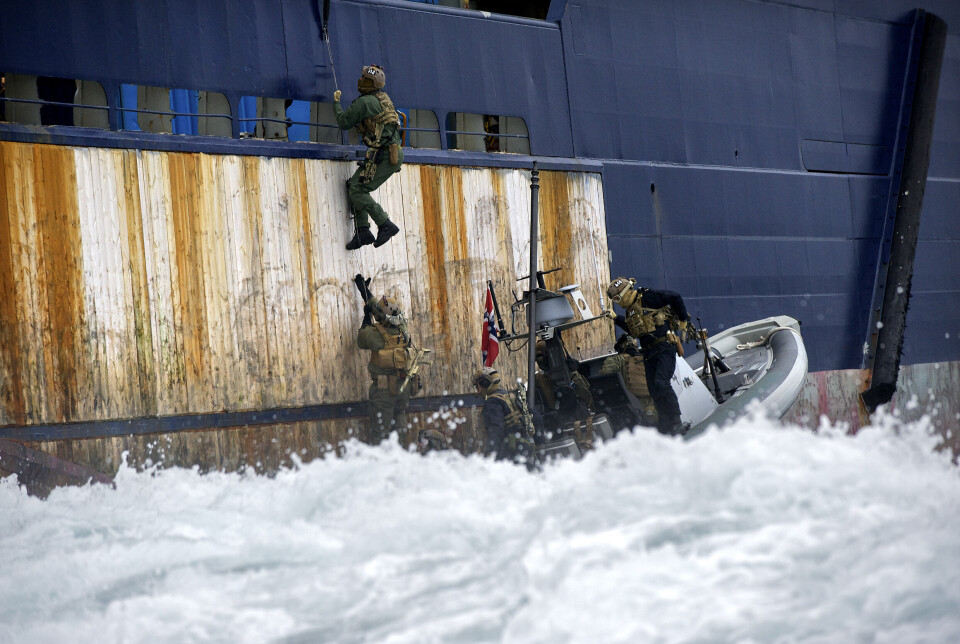 INNRETTING: Utholdenhet, sikring og overlevelsesevne bør være stikkord både for det militære og sivile forsvaret, skriver Svein Efjestad. Bildet er fra en øvelse i 2014.