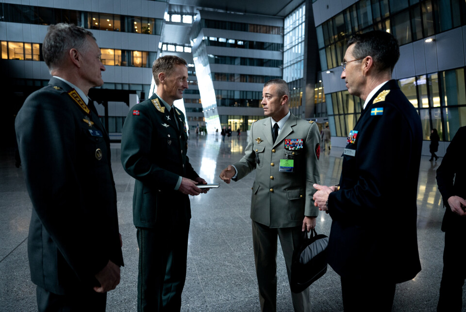 I NATO: Forsvarssjef Eirik Kristoffersen i samtale med forsvarssjefene i de andre nordiske landene under et forsvarssjefmøte i Nato i januar i år.