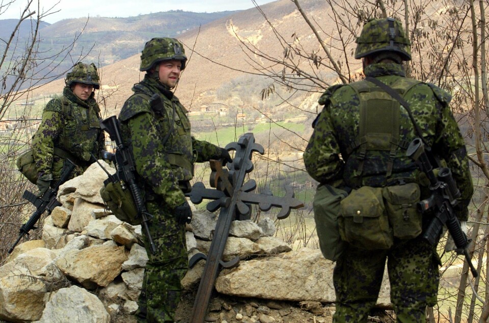 KOSOVO: Danske soldater fra den fredsbevarende Nato-styrken i Kosovo i 2004.