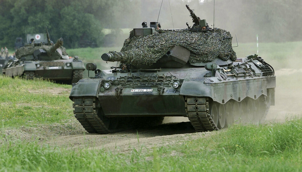 TIL UKRAINA: Leopard 1 stridsvogner under øvelse i Tyskland 19. mai 2000.