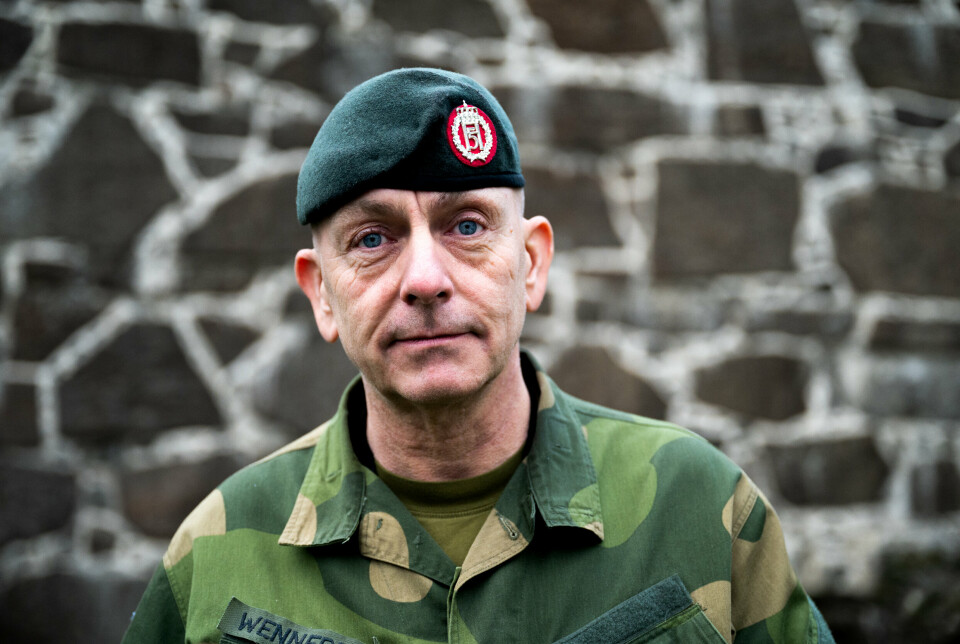 OPPTATT AV SOLDATENE: Sjefssersjant i Forsvaret, Rune Wenneberg, mener de nye vestene vil gjøre norske soldater enda bedre.