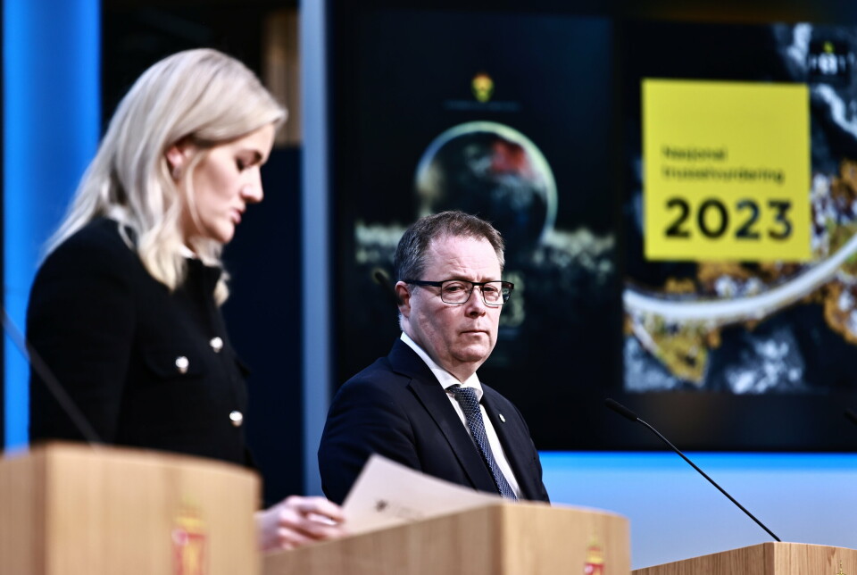 TRUSSELVURDERING: Forsvarsminister Bjørn Arild Gram og justis- og beredskapsminister Emilie Enger Mehl innledet pressekonferansen.