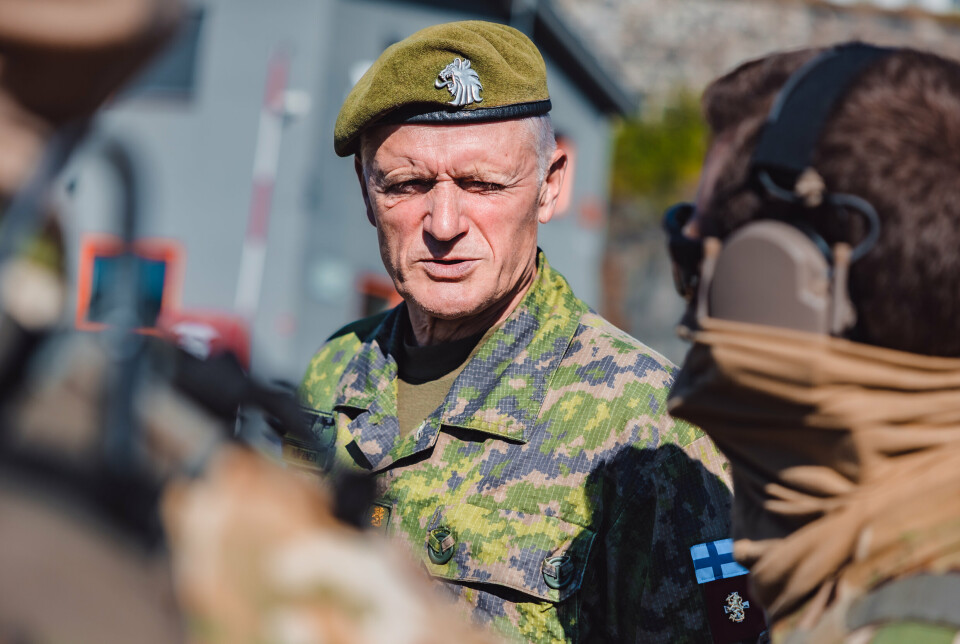 FORSVARSSJEF: Timo Kivinen er forsvarssjef i Finland. Her er han avbildet under et møte i Oslo med de andre nordiske forsvarssjefene om tettere samarbeid dem imellom.