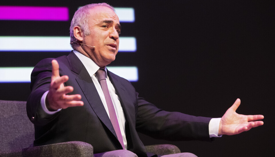KRITIKER: Ukrainsk krigsseier er nødvendig for en overgang til et friere og mer demokratisk Russland, sier den russiske sjakklegenden og Putin-kritikeren Garry Kasparov.