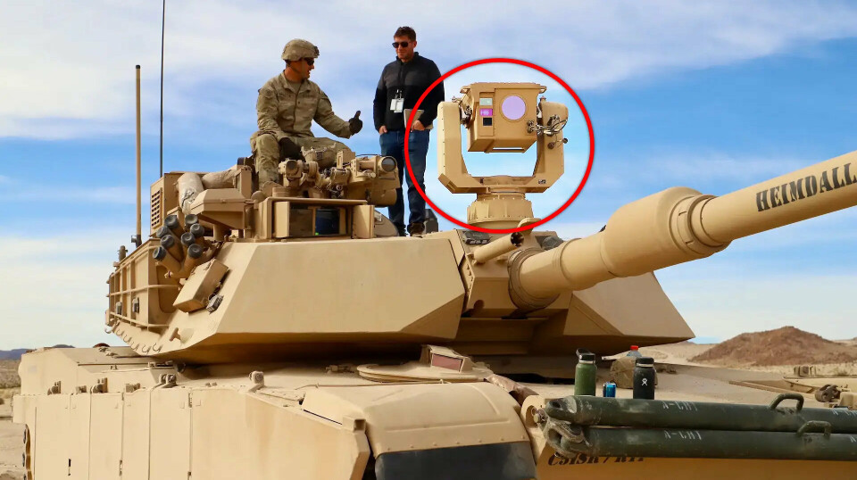 AVANSERT: Teknologien skal kunne finne mål for stridsvognmannskapet og på den måten øke kampkraften. På bildet vises en optisk sensor på en M1 Abrams under testing av det nye systemet.