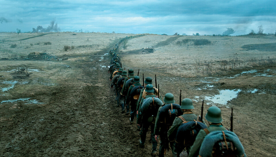 STILLBILDE: Filmen gjenskaper store slagscener fra første verdenskrig, og er basert på romanen Intet nytt fra Vestfronten av Erich Maria Remarque.
