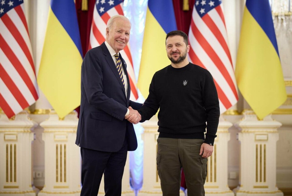 VELKOMMEN: Ukrainas president Volodymyr Zelenskyj ønsker den amerikanske presidenten Joseph Biden, velkommen til Kyiv. «Ditt besøk er et ekstremt viktig tegn på støtte for alle ukrainere» skriver Zelenskyj.