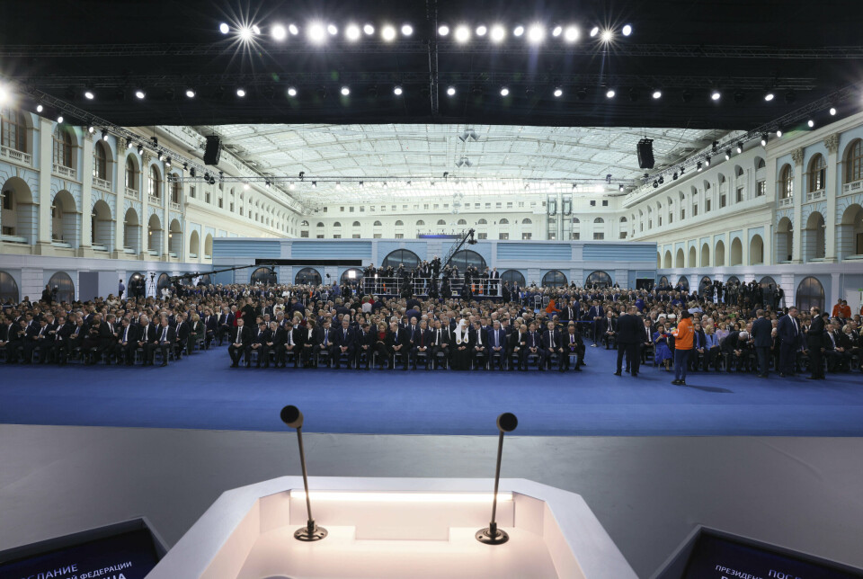 Hallen Gostinij Dvor i Moskva er fylt til Putins tale.