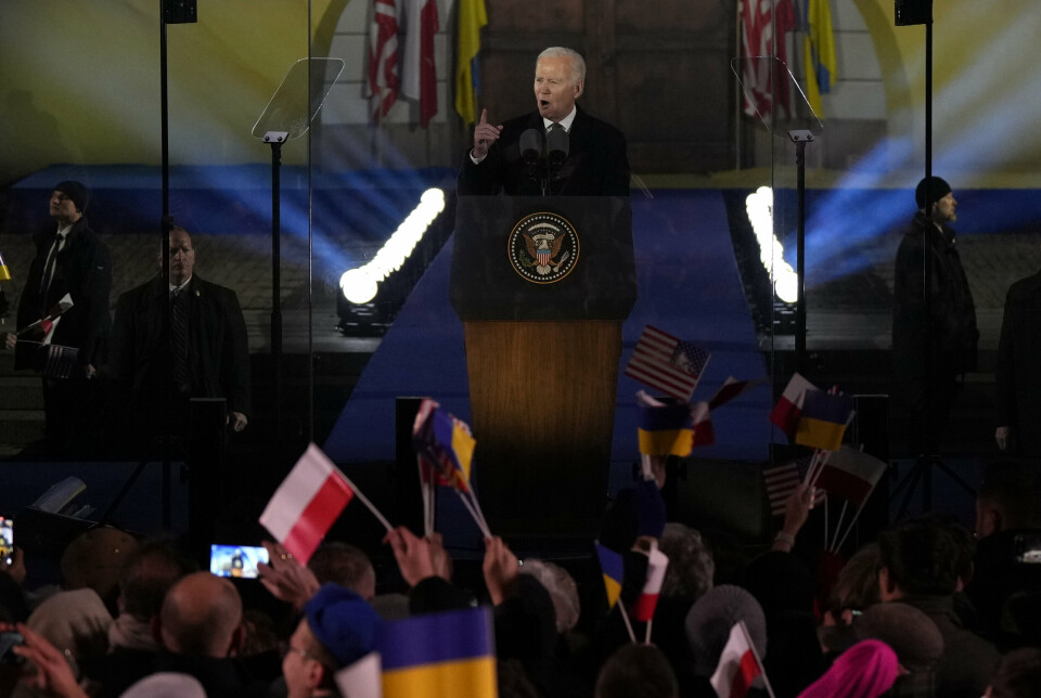 ALDRI SEIRE: President Joe Biden snakket tirsdag kveld til en menneskemengde i Polens hovedstad Warszawa.