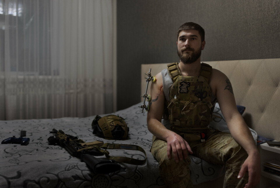 SKADET: Forsvarets forum møtte Vlad i februar i fjor, og senere i januar i år. Nå er han hardt skadet etter å ha blitt truffet i hånden og skulderen av en snikskytter da han skulle frigjøre en by sør for Kharkiv.