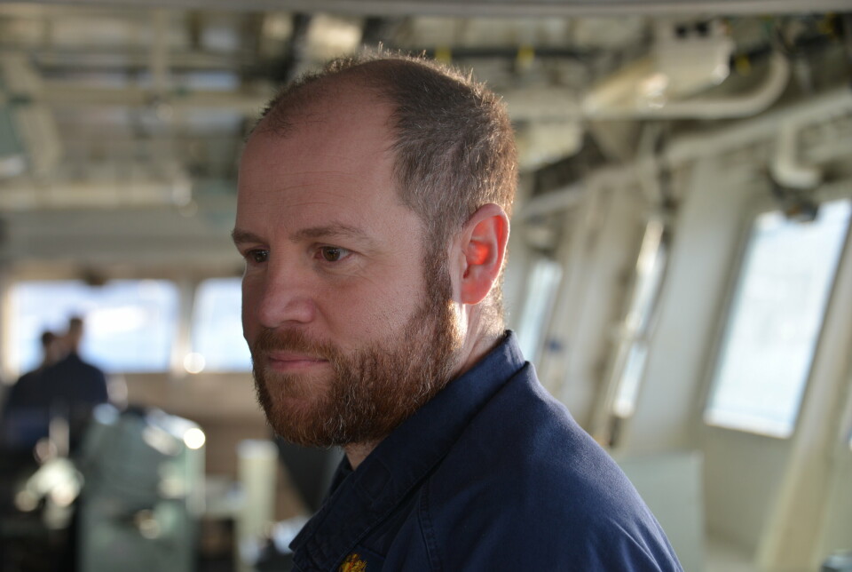 SKIPSSJEF PÅ HMS ALBION: Kommandør Marcus Hember i Royal Navy er sjef på det 176 meter lange skipet som ble sjøsatt i 2001.