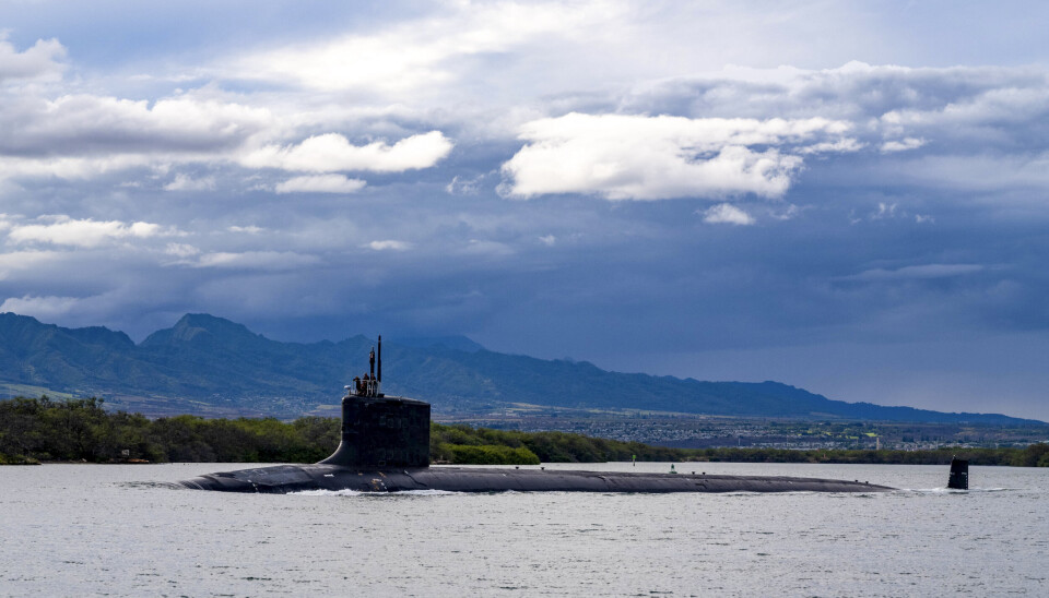 MINST TRE: Australia skal kjøpe minst tre ubåter av Virginia-klassen. Her er USS Missouri (SSN 780) av samme klasse avbildet under utseiling fra Pearl Harbor-Hickam-basen i 2021.