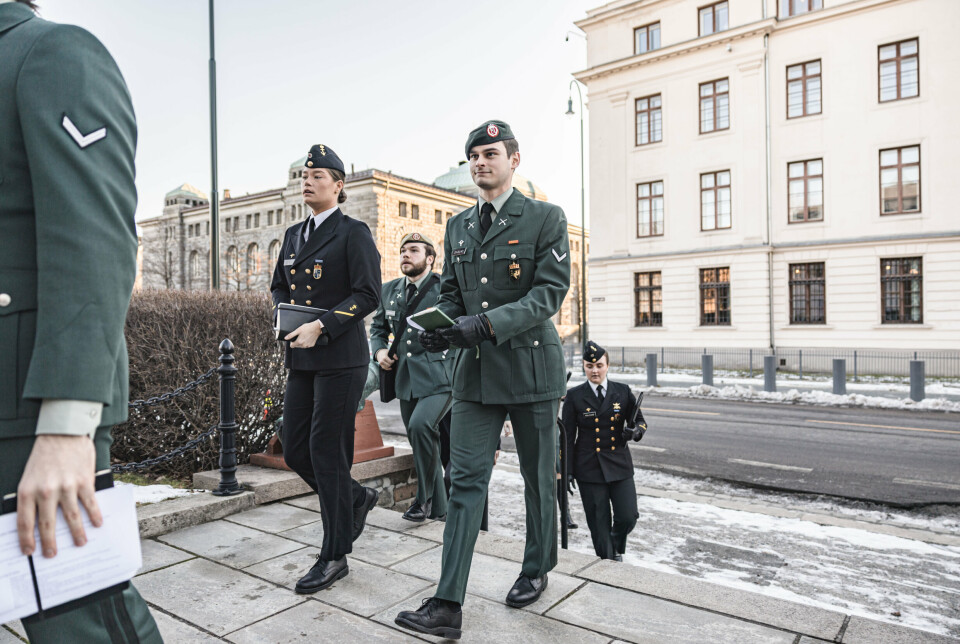 I DIALOG: Landstillitsvalgt Eirik Eiksund på vei inn til et møte tidligere i vinter om seksuell trakassering i Forsvaret.