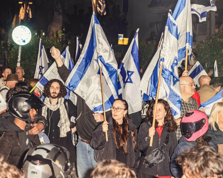 TAR TIL GATENE: Demonstrantene kjemper mot Netanyahu-regjeringens planer om en rettsreform.