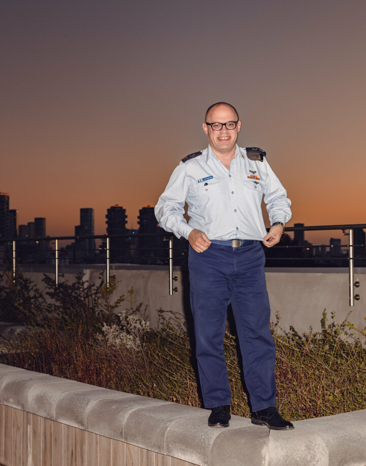 TEL AVIV: Oberstløytnant Richard Hecht er internasjonal talsperson i det israelske forsvaret. Her er han fotografert på taket til 'IDF spokesperson unit' sitt hovedkvarter i Tel Aviv.