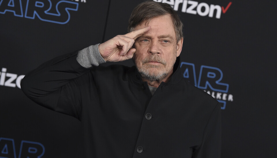 ADVARER: Skuespiller Mark Hamill har lest inn advarsler i en app som varsler ukrainere om nærstående angrep fra luften og om at de må søke dekning. Når faren er over får de ny beskjed fra Hamill, som avslutter med «May the Force be with you».