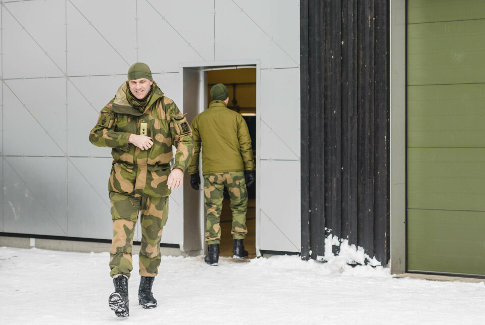 PÅ ØVELSE: Hærsjef Lars Lervik under et møte på Pasvik grensestasjon under øvelse Joint Viking.