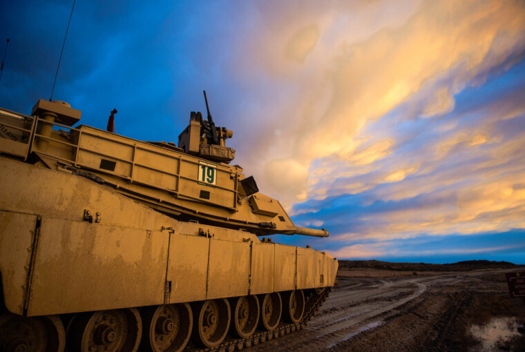 SKYTEØVELSE: En amerikansk M1A2 Abrams stridsvogn fotografert i USA i 2019.