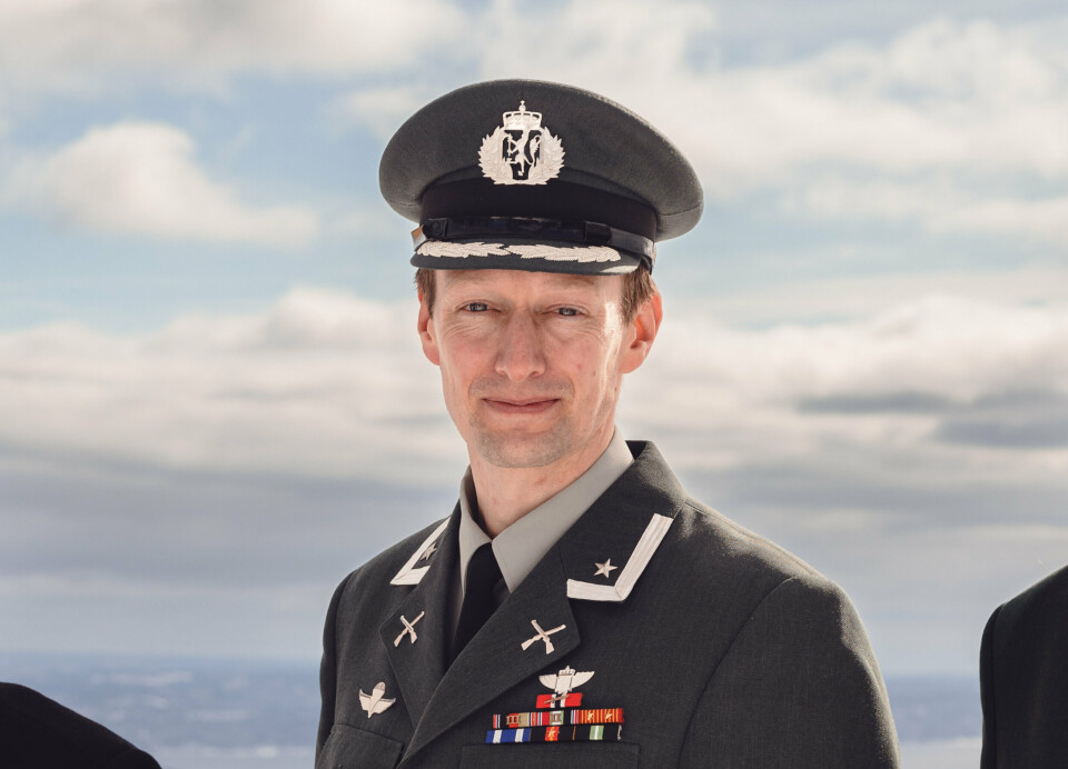FIKK PRIS: Knut Andreas Flydal har gått videregående offiserpåbygging våren 2023, og ble kåret til beste student i militær ledelse.
