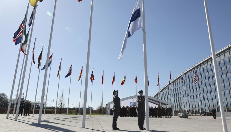 NYTT MEDLEM: Det finske flagget ble hevet utenfor Natos hovedkvarter i Brussel 4. april – da landet formelt gikk inn i Nato.