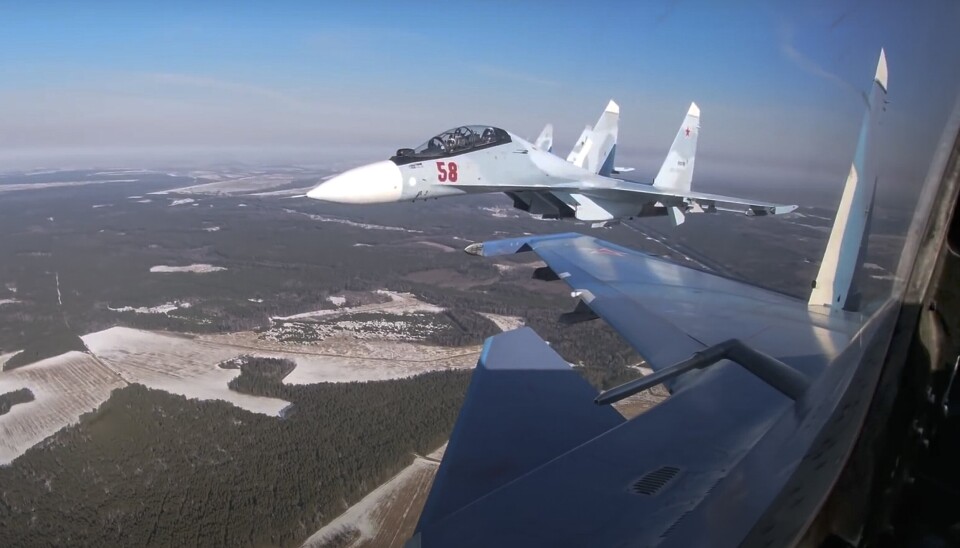 TRENTE SAMMEN: Su-30 kampfly fra de russiske og belarussiske luftforsvar på en øvelse landene holdt sammen 17. februar 2022. Illustrasjonsfoto.