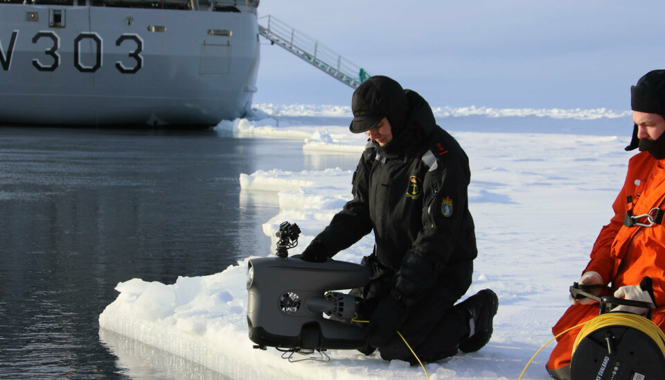NY DRONE I AKSJON: Blueye X3 undervannsdrone er utviklet av Blueye i Trondheim. Her i bruk ved KV «Svalbard» (W 303).