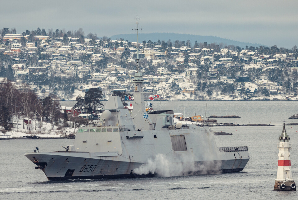 142 METER LANG: Den franske fregatten Aquitaine på vei inn Oslofjorden. Hun ble operativ i 2012.