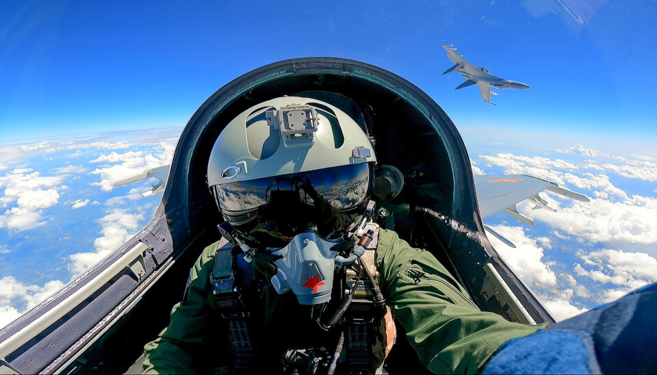 KINESISK LUFTMAKT: En kinesisk kampflypilot i Folkets frigjøringshær som er fellesbetegnelsen for de regulære, væpnede styrkene i Kina. Piloten deltok i en patrulje rundt Taiwan 9. april 2023.