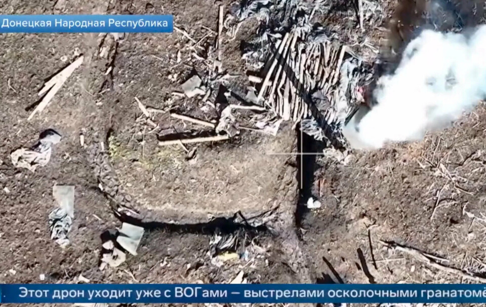 TÅREGASSGRANAT: En tåregassgranat utplassert nær den ukrainske landsbyen Spirne, som vist på russisk statlig TV.