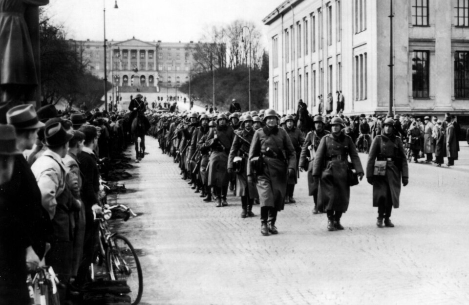 INVASJON: Tyske soldater marsjerte nedover Karl Johans gate
i Oslo april 1940.