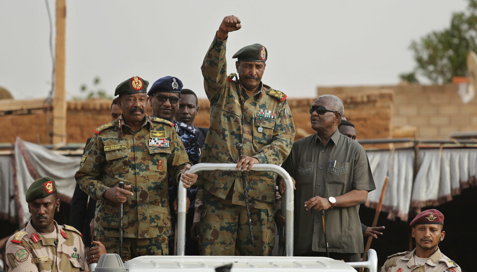 SUDAN: General Abdel-Fattah Burhan vinker til sin tilhengere i Omdurman-distriktet, vest for Khartoum i Sudan.,29. juni, 2019. Illustrasjonsfoto.