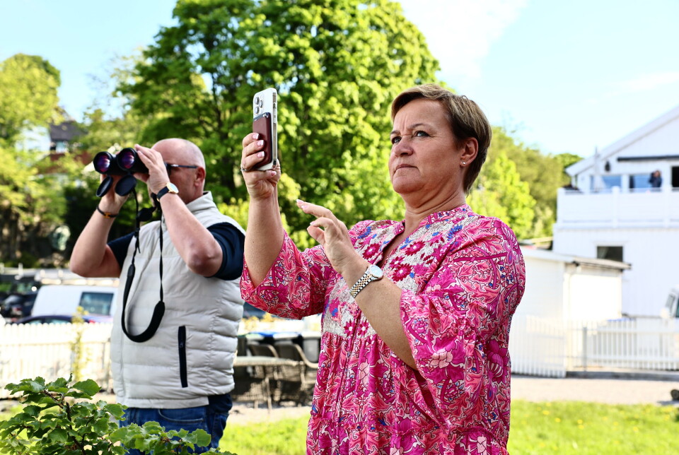 SPOTTER: Nina Grydeland bor i Hvitsten og følger med når større fartøy passerer.