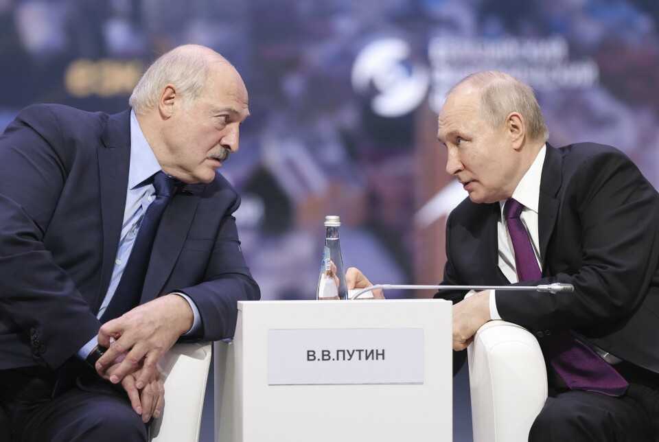 ALLIERTE: I mars annonserte Vladimir Putin at de ville flytte atomvåpen til Belarus. Ifølge Lukasjenko skal flyttingen ha startet.