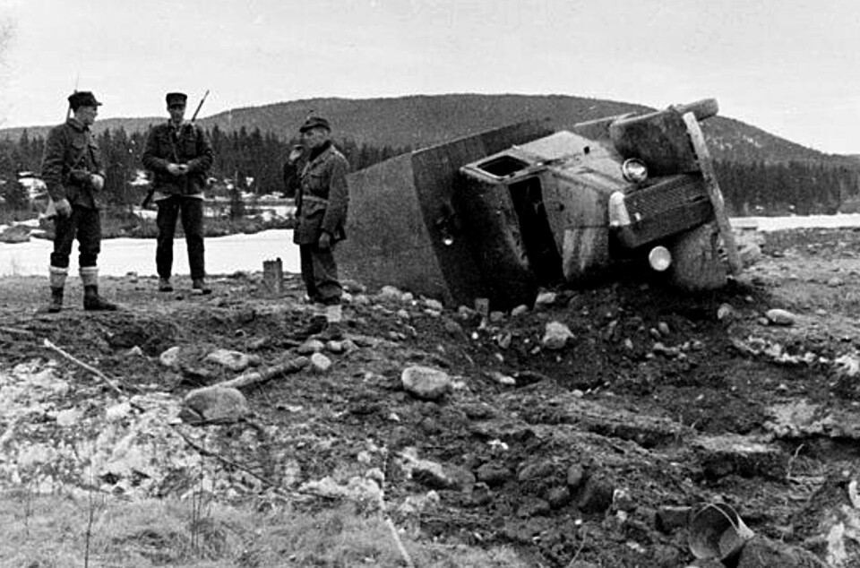 KAOS I KRIG: Veisperring i nærheten av Skarnes i Sør-Odal. Ingen steder var mobiliseringen mer improvisert enn i Kongsvinger-traktene.
