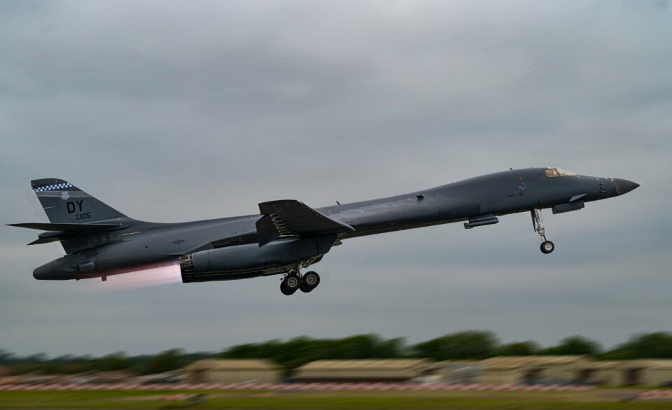TAR AV: Et B-1B Lancer bombefly tar av fra Fairford i Storbritannia 5. juni.