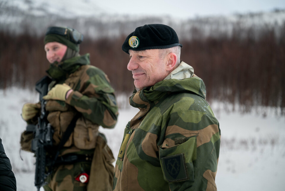 ERSTATTES: Frode Ommundsen ble nylig utnevnt til generalmajor og ny sjef for Heimevernet. Ni personer ønsker å bli hans arvtaker. Her er Ommundsen fotografert under vintertrening i Indre Troms.