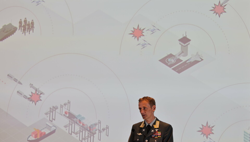 TYDELIG: Forsvarssjef Eirik Kristoffersen mener Forsvaret mangler tilstrekkelig luftvern til å forsvare både militære mål og sivile funksjoner.