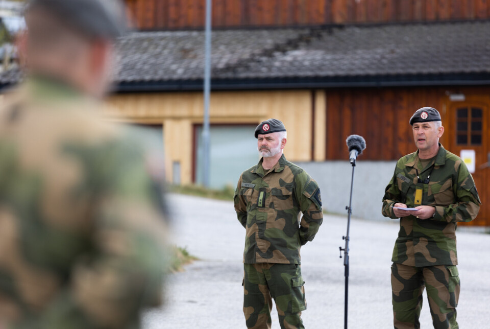 DOMBÅS: Stein Høye tok over stillingen 26. mai. Fungerende heimevernssjef, brigader Morten Eggen (t.h.), var også til stede på Heimevernets våpenskole på Dombås i Dovre kommune under sjefsbyttet.
