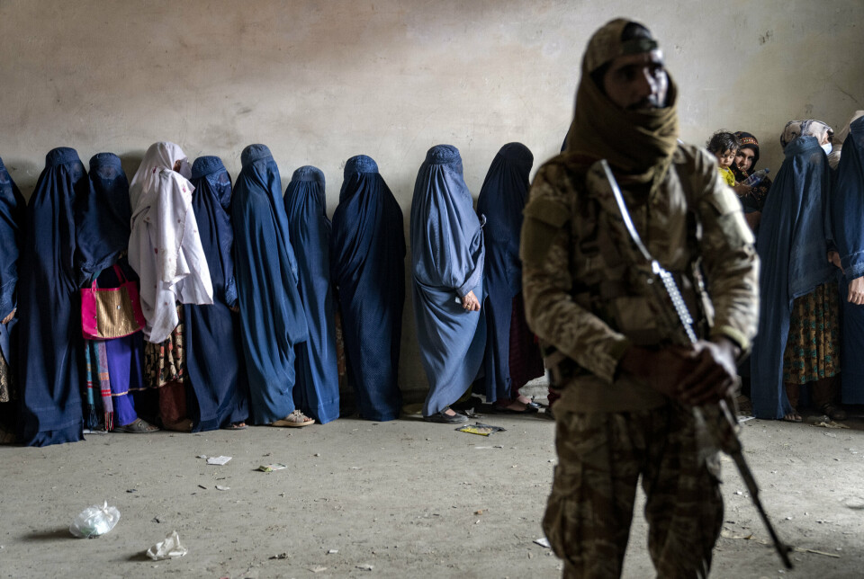 RESTRIKSJONER: Taliban har innført strenge restriksjoner for afghanske kvinner, som blant annet nektes mer enn seks års skolegang og å oppsøke offentlige steder.