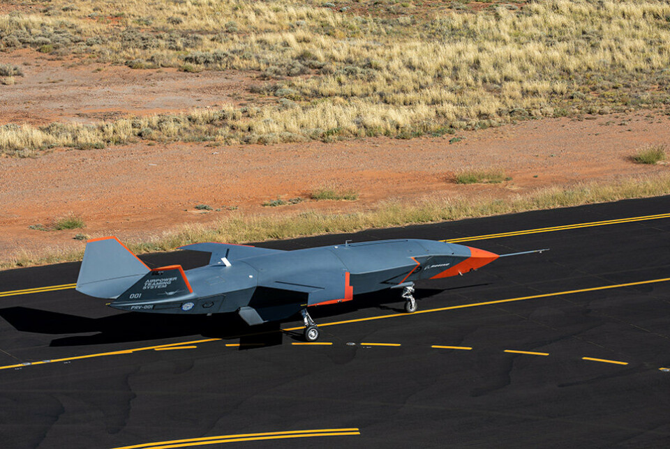 DRONE: Den 11,7 meter lange MQ-28 er en drone produsert av Boeing i Australia. Den bruker kunstig intelligens (KI) og skal jobbe i team med eksisterende fly. Rekkevidden er 3700 kilometer. Sensorer om bord kan støtte etterretning, overvåkning, rekognosering og mye annet.