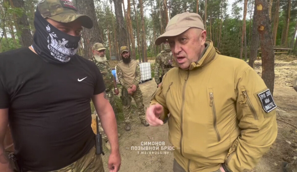RETURNERT: Wagner-sjef Jevgenij Prigozjin (t.h.) sier at 32.000 eksfanger er tilbake i Russland etter å ha deltatt i kamphandlingene i Ukraina.