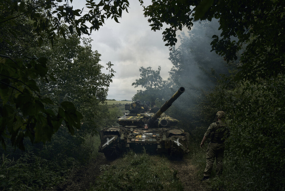 En ukrainsk stridsvogn på vei i posisjon nær Bakhmut, 17. juni 2023. Styrkene må forberede seg på tøffe kamper, i følge det ukrainske forsvarsepartementet.