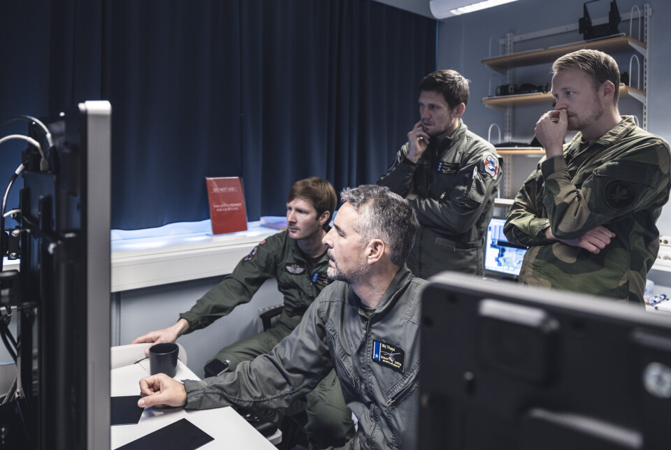 UTDANNING: På Kjevik videreutdannes Sea King-personnell til å kunne operere AW101 (SAR Queen).