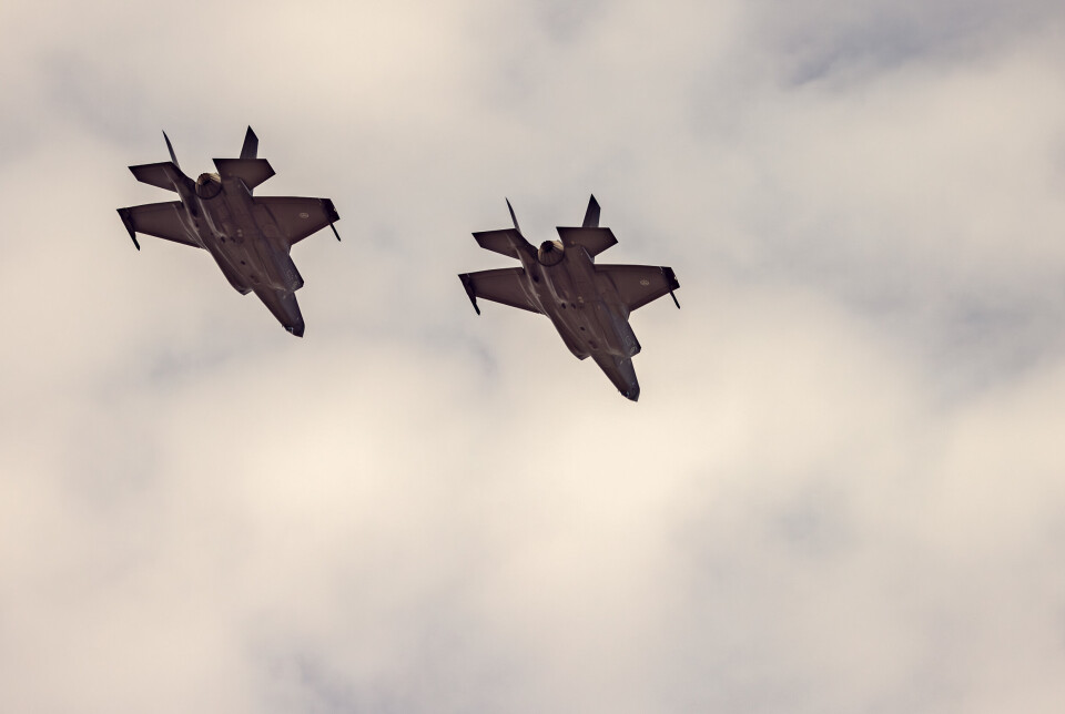 KAMPFLY: To F-35 fløy over Akershus festning i forbindelse med markeringen av frigjørings- og veterandagen 8. mai.