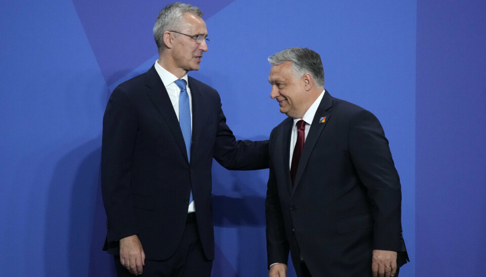 FORVIKLINGER: Natos generalsekretær Jens Stoltenberg (t.v.) og Ungarns statsminister Viktor Orban har en god tone, som her på Nato-toppmøtet i Madrid i mai i fjor. Stoltenberg sliter likevel med å få Ungarns godkjennelse på Sverige som nytt medlemsland.