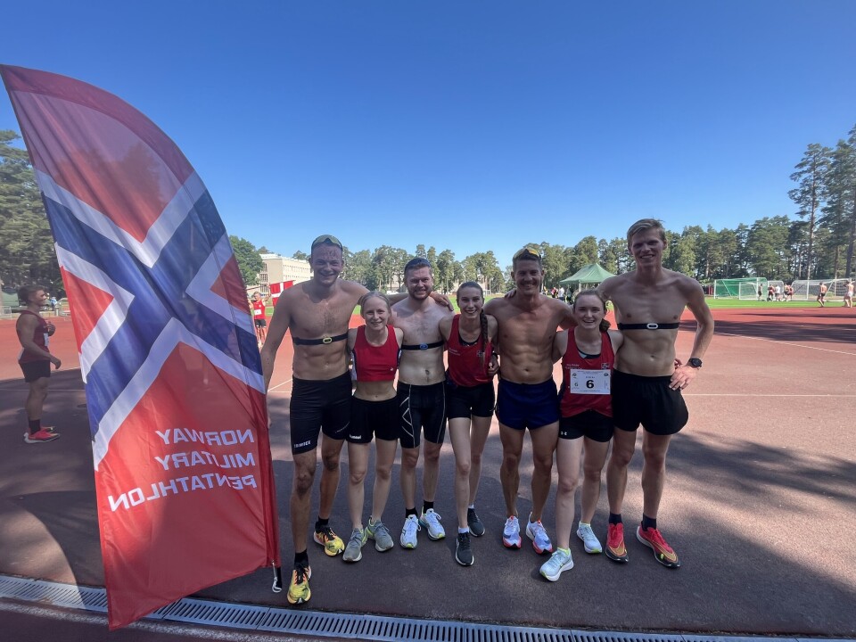 HELSINKI: Syv norske utøvere tok turen til åpent nordisk mesterskap i militær femkamp. Cassandra Bjelkerud (nr. fire fra venstre) deltok i NM for første gang i fjor høst, og ble beste nykommer i Finland.