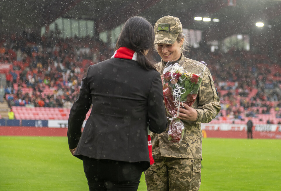 APPLAUS: Ukrainske Anastasia ble hedret med stående applaus i pausen i kampen mellom brann og Strømsgodset.